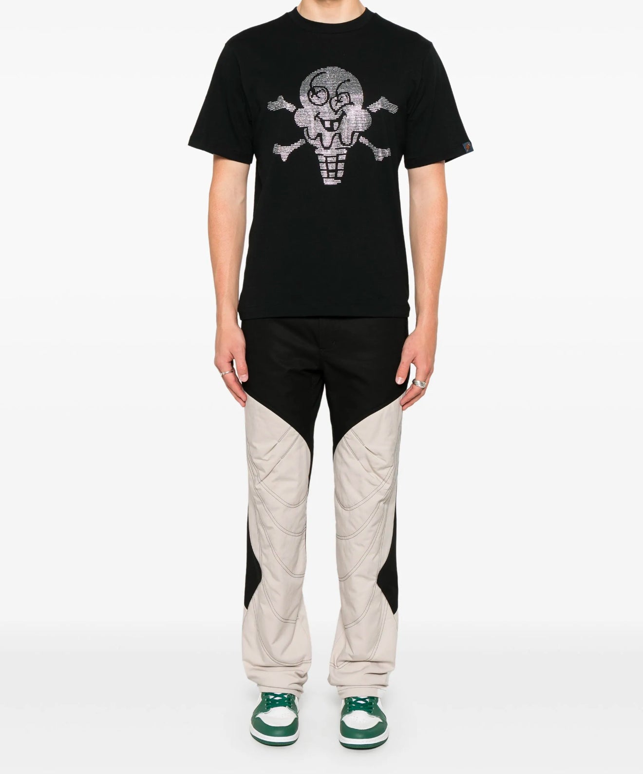 ICECREAM
Rhinestone Cones & Bones
Popover T-shirt