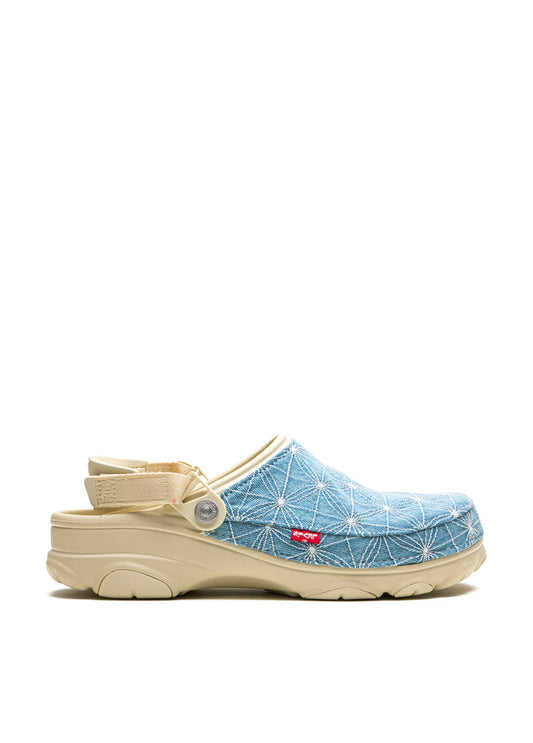 Crocs
× Levi's Classic All Terrain "Shasiko - Bone" Clogs